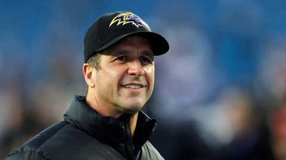 John Harbaugh firma 4 años más con Cuervos
