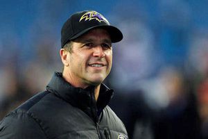 John Harbaugh firma 4 años más con Cuervos