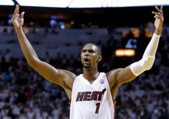 Chris Bosh permanecerá con el Heat de Miami