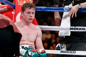 Equipo del Canelo lamenta la derrota ante Mayweather