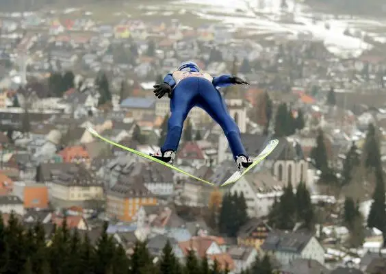 Thomas Morgenstern conquista la prueba de Titisee-Neustadt