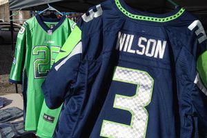 Decomisan artículos 'piratas' del Super Bowl