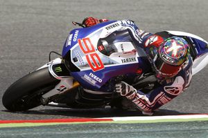 Jorge Lorenzo gana con autoridad en Montmeló