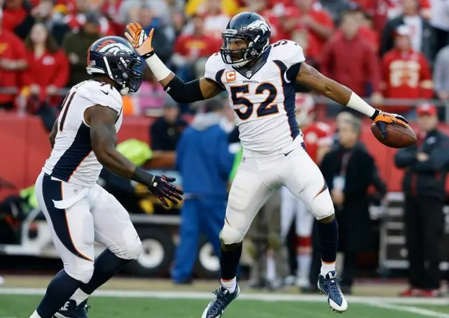 Michael Oher firma con los Titanes de Tenesse