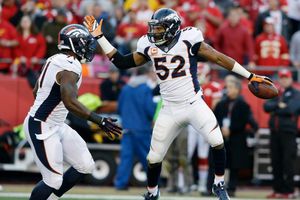 Michael Oher firma con los Titanes de Tenesse