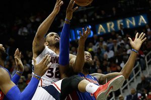 Gustavo Ayón anota puntos en victoria de Atlanta