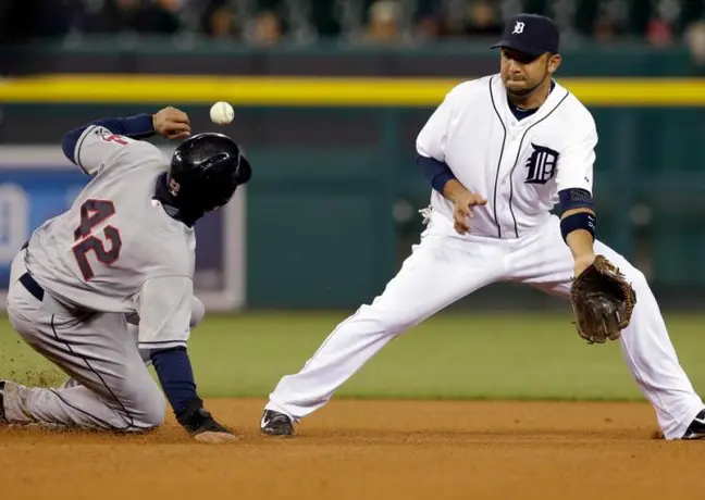 Álex González es dado de baja por Detroit