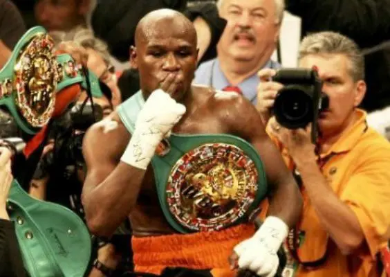Mayweather confirma revancha con Maidana