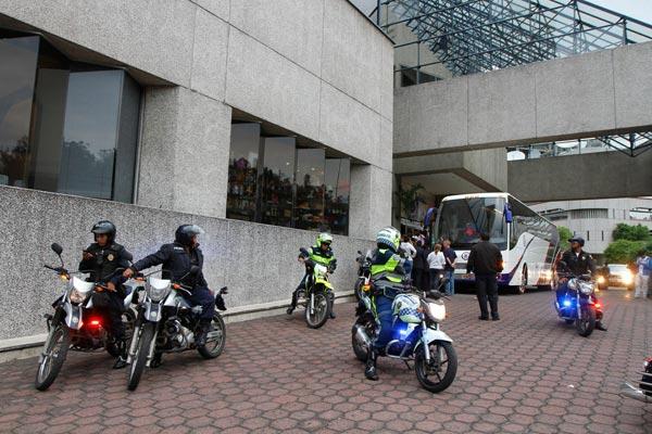 Elementos de la SSP del DF escoltaron el autobús de Cruz Azul | CIRO GUTIÉRREZ