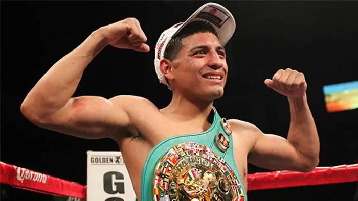 Abner Mares protagoniza noche de orgullo mexicano