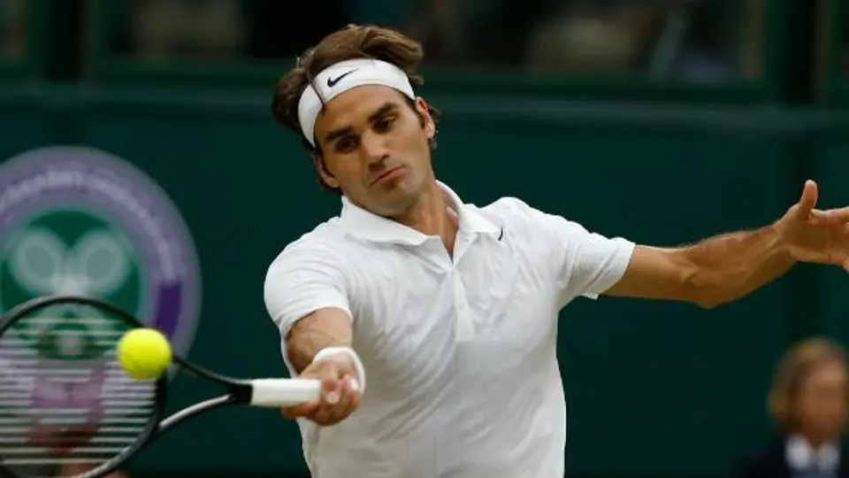 Federer pasa sobre Giraldo y avanza en Wimbledon