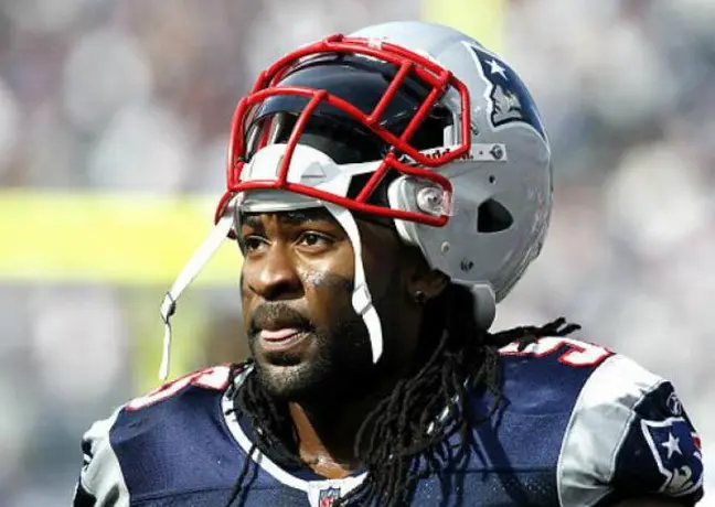 Brandon Spikes, enviado a la lista de lesionados por llegar tarde a entrenar