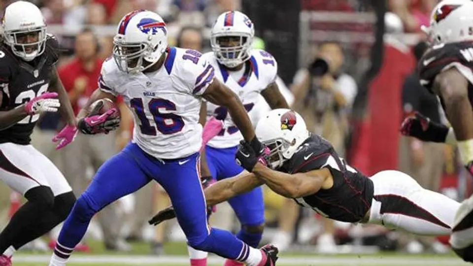Águilas de Filadelfia firman al receptor Brad Smith
