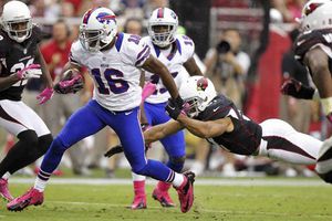 Águilas de Filadelfia firman al receptor Brad Smith