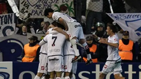 Cinco heridos de bala deja choque entre aficionados de Quilmes