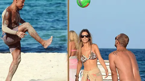 Sneijder, su esposa y De Jong 'arman' partido de voleibol