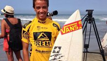 Jhonny Corzo avanza en el Reef Acapulco Pro