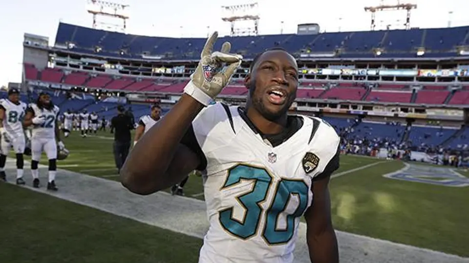 Jacksonville consigue su primer triunfo de la temporada
