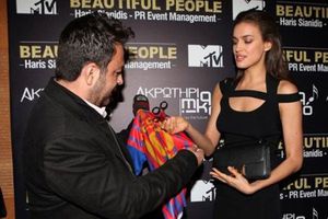 Irina Shayk se niega a cortar playera de Messi