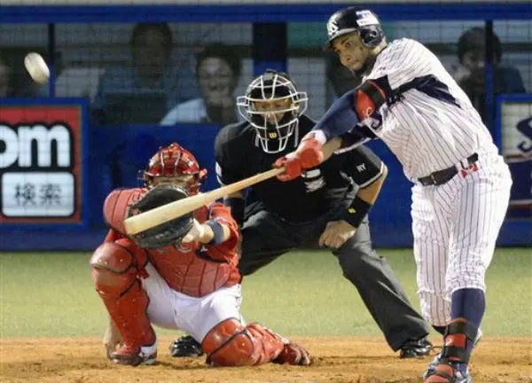 Wladimir Balentien empata récord japonés de HR