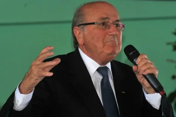 Blatter condena actos en Maratón de Boston