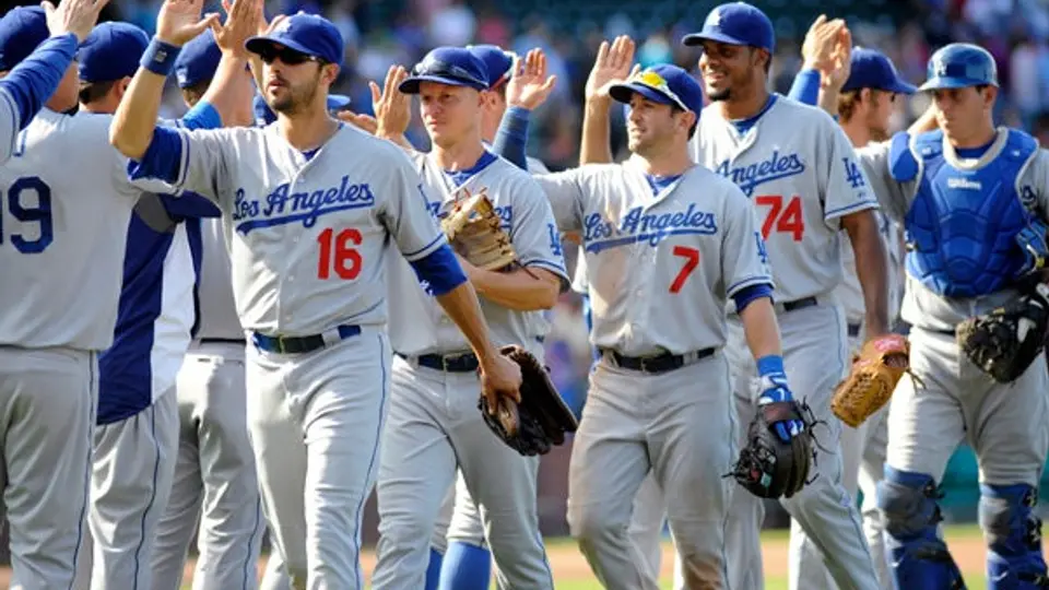 Dodgers suma 14 triunfos seguidos como visitante