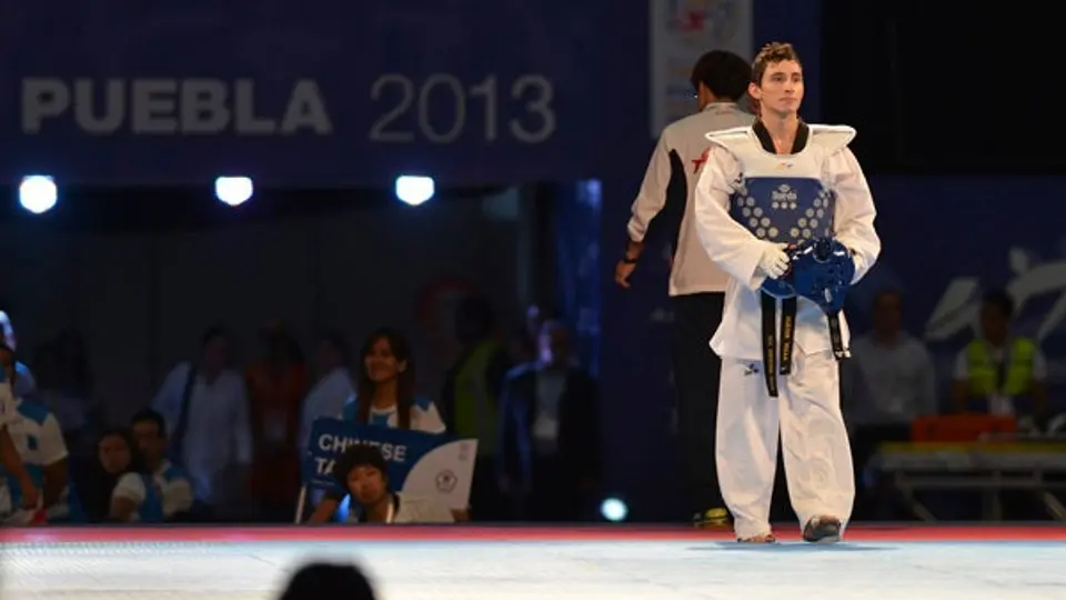 Damián Villa gana Bronce en el Mundial de TKD en Puebla