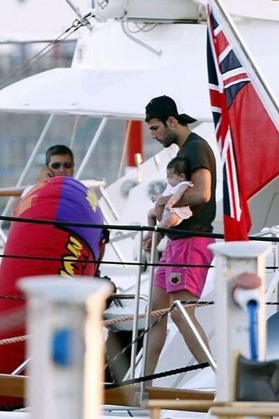 Cesc Fabregas fue captado con su primogénita, la pequeña Lia, en un yate | MUNDO DEPORTIVO