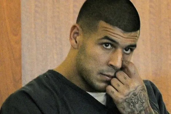Abren proceso a hombre vinculado al caso Aarón Hernández
