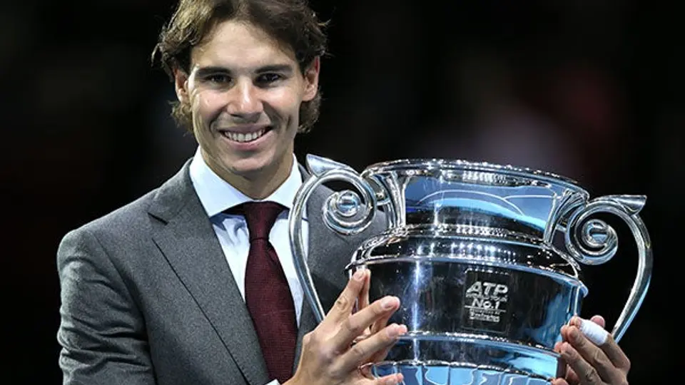 Nadal recibe trofeo que lo acredita como el mejor del mundo