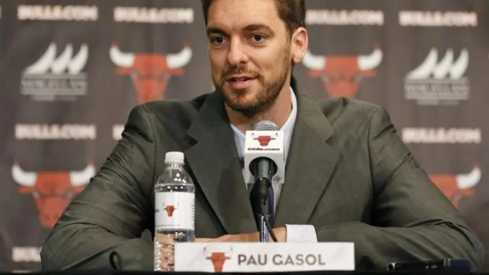 Pau Gasol, recibido como la nueva estrella de los Bulls