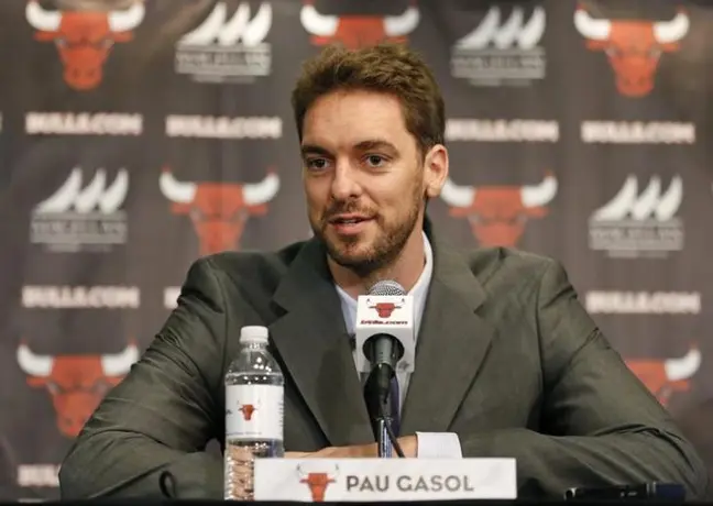 Pau Gasol, recibido como la nueva estrella de los Bulls