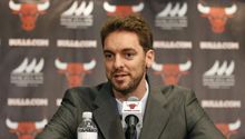 Pau Gasol, recibido como la nueva estrella de los Bulls