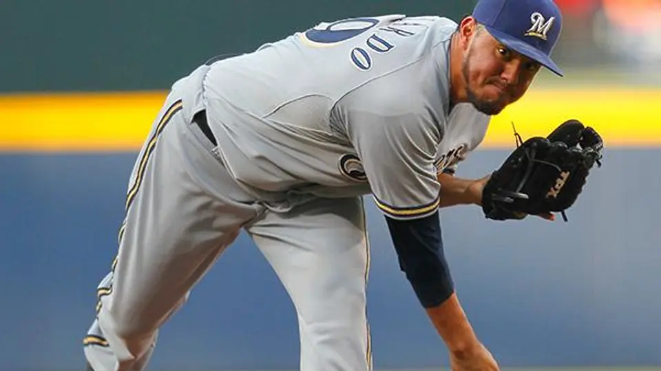 Yovani Gallardo carga con la derrota de Cerveceros