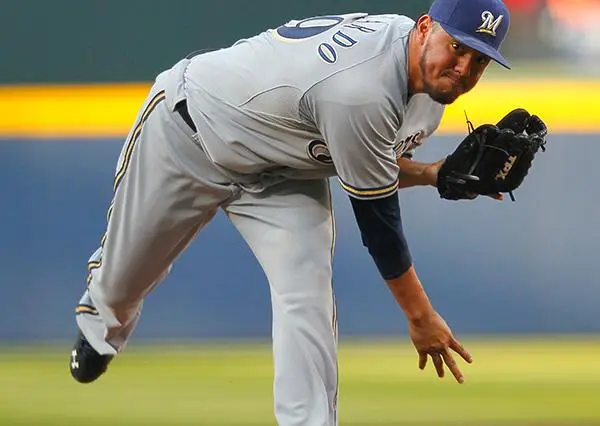 Yovani Gallardo carga con la derrota de Cerveceros