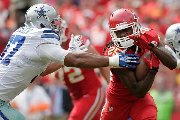 Kansas City logra apretada victoria contra Dallas