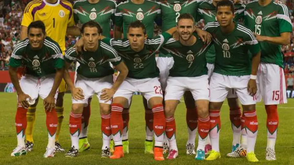 Alex Lora pide que no se le llame a México 'El Tri'