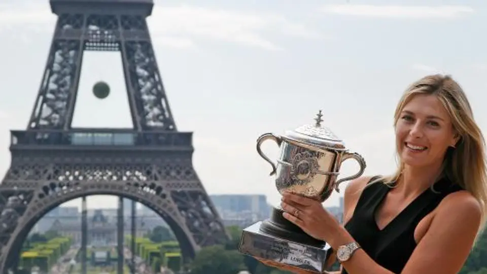 Sharapova presume título de Roland Garros