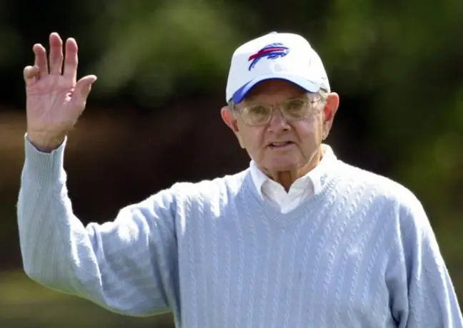 Fallece dueño de los Bills de Buffalo