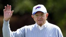 Fallece dueño de los Bills de Buffalo