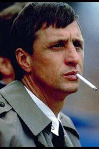 Johan Cruyff fue un adicto al cigarro. Hoy sufre las consecuencias | ESPECIAL