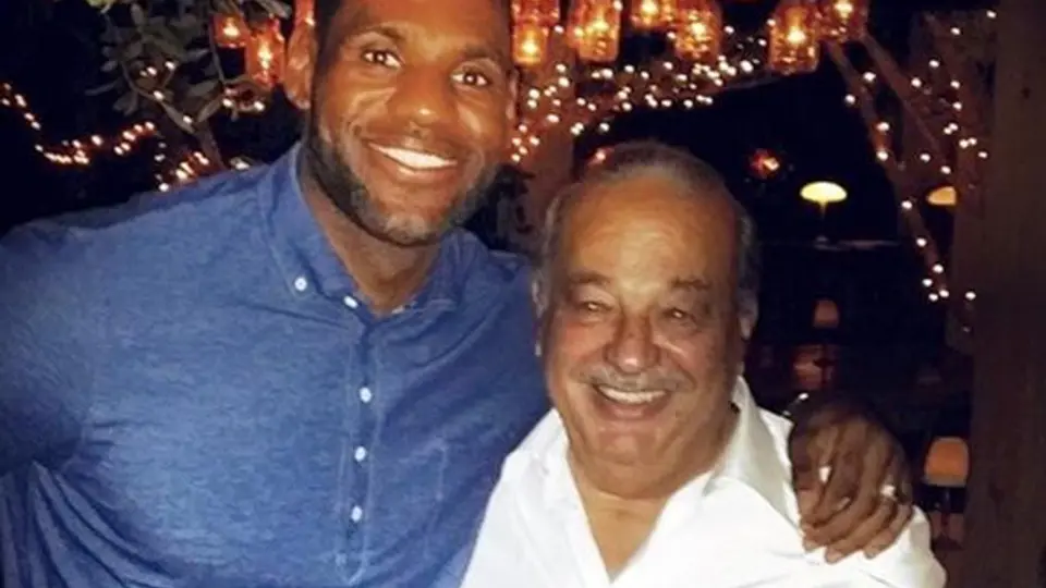 LeBron James cena con Carlos Slim