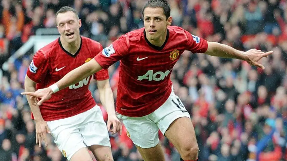 Chicharito rechaza oferta del Valencia, afirma su representante