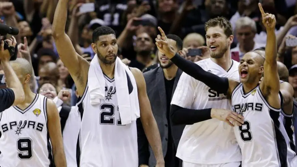 Spurs se une a los más grandes de la NBA