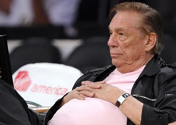 Dueño de los Clippers se niega a vender al equipo