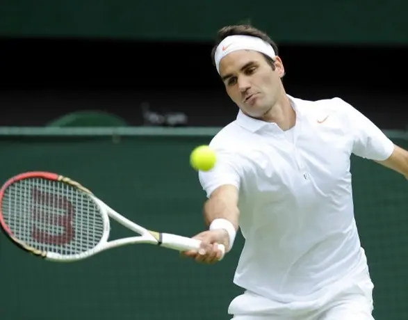 Roger Federer inicia con autoridad en Wimbledon