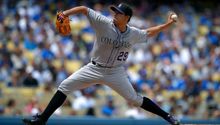 Jorge de la Rosa guía triunfo de Rockies ante Dodgers