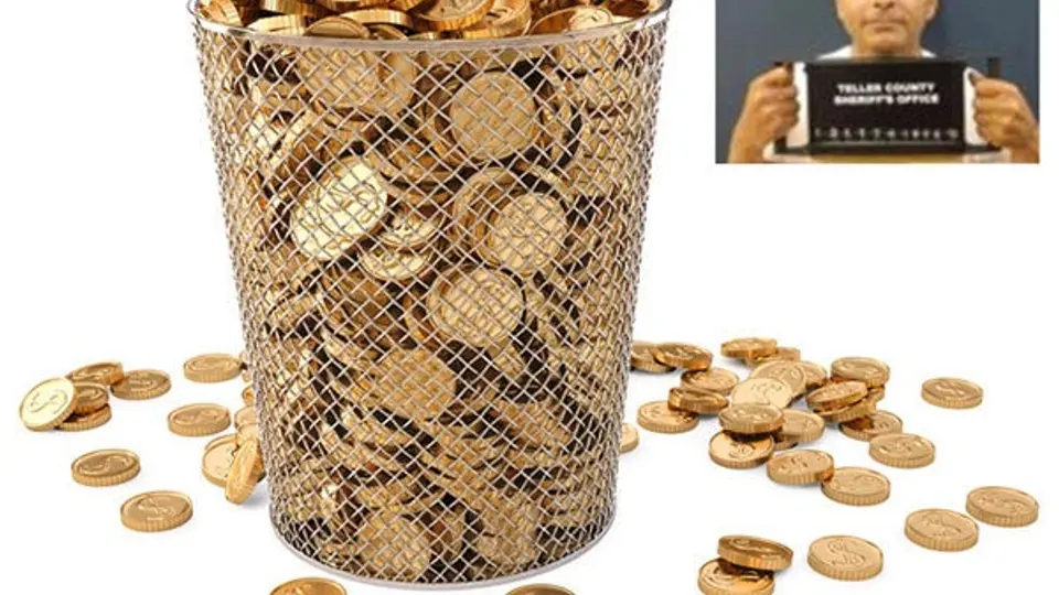 Para no dárselos a su ex, tira a la basura 500 mil dólares en oro