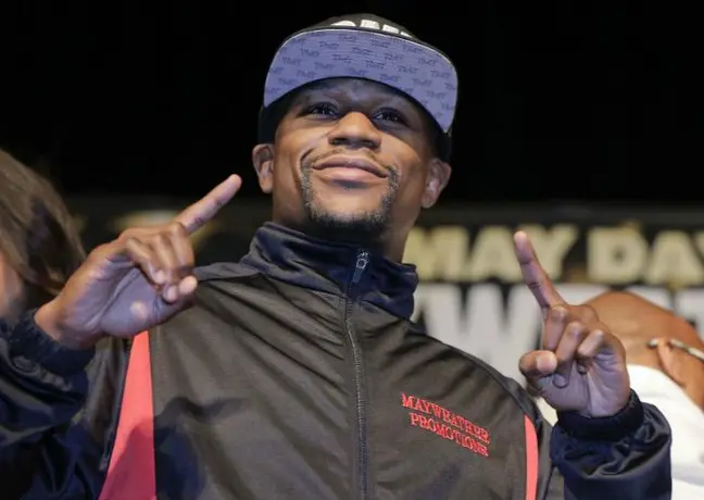 Mayweather protagoniza pelea con rapero