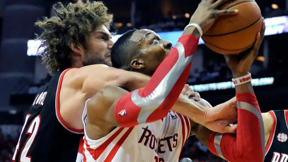 Rockets regresa a la vida en casa contra Blazers
